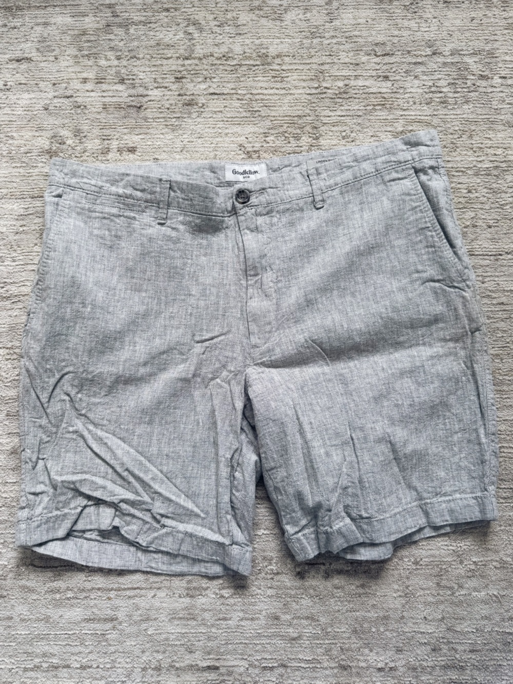 Goodfellow & Co Light Gray Flat Front Men's Shorts (Size 38)